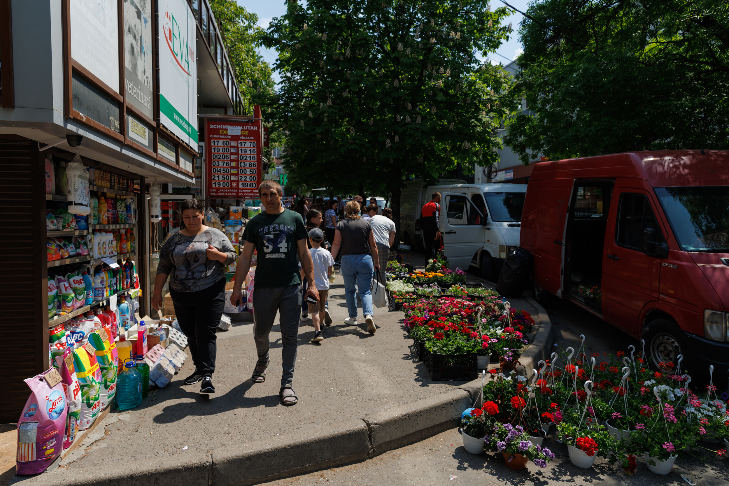 REPORTAJ DIN MOLDOVA. De ce-l susține lumea din Orhei pe Ilan Șor? „Viața era mai urâtă înainte de Șor. Ăsta-i adevărul”