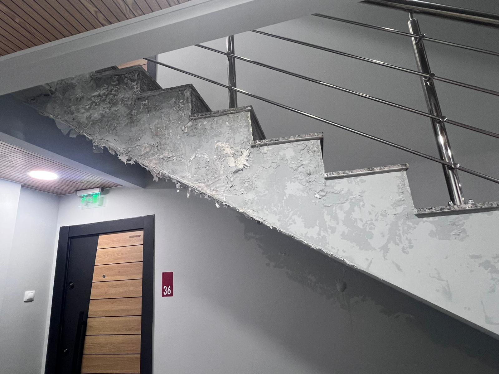 Scandal într-un complex rezidențial de lux din Capitală. Proprietarii au primit somații din partea furnizorilor de utilități: „Stau în mașini de sute de mii de euro, dar nu-și plătesc întreținerea apartamentului”