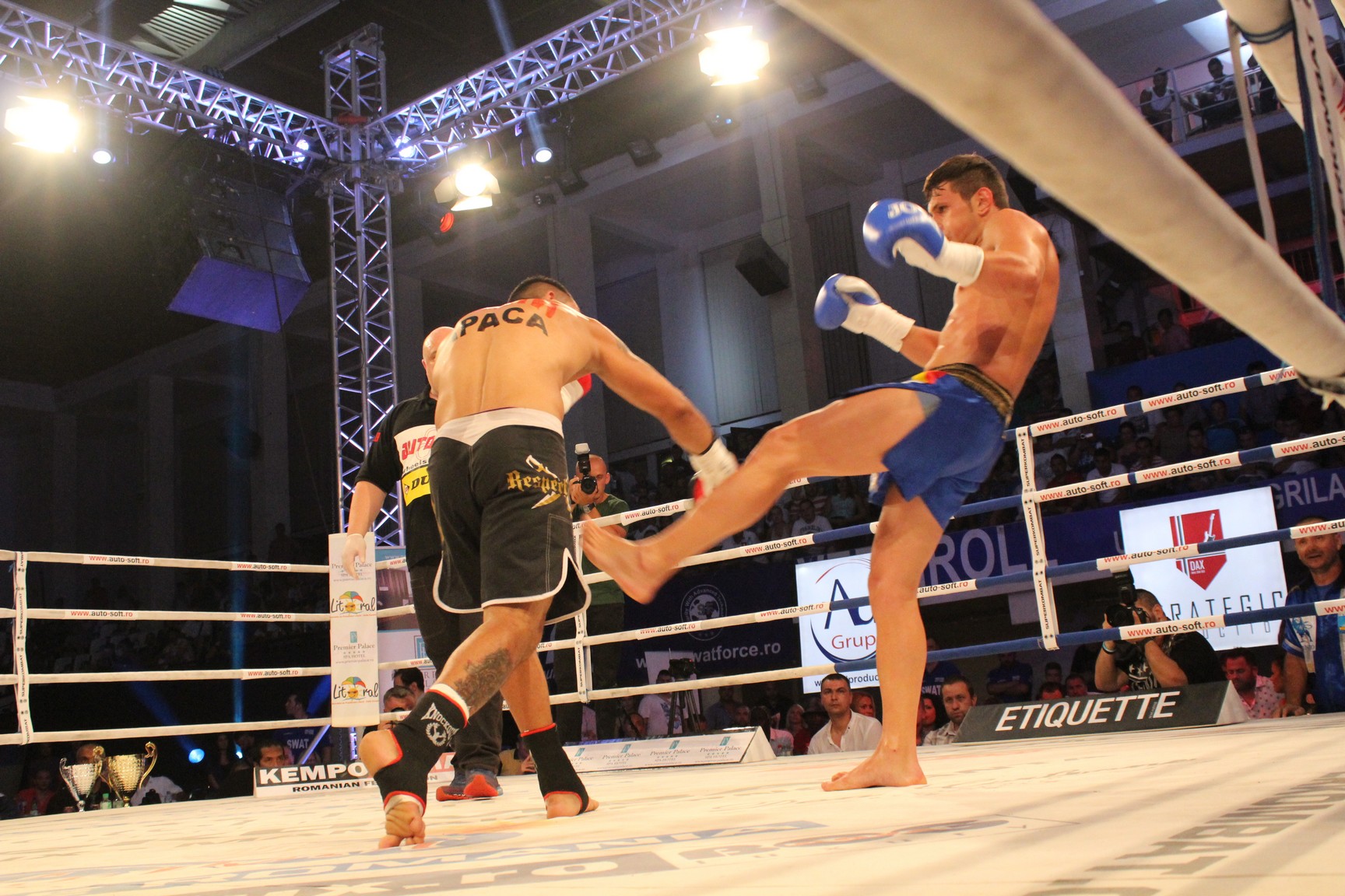 GALERIE FOTO / SUPERKOMBAT CONSTANȚA: Moroșanu a dat de pământ cu colosul din Kavala!