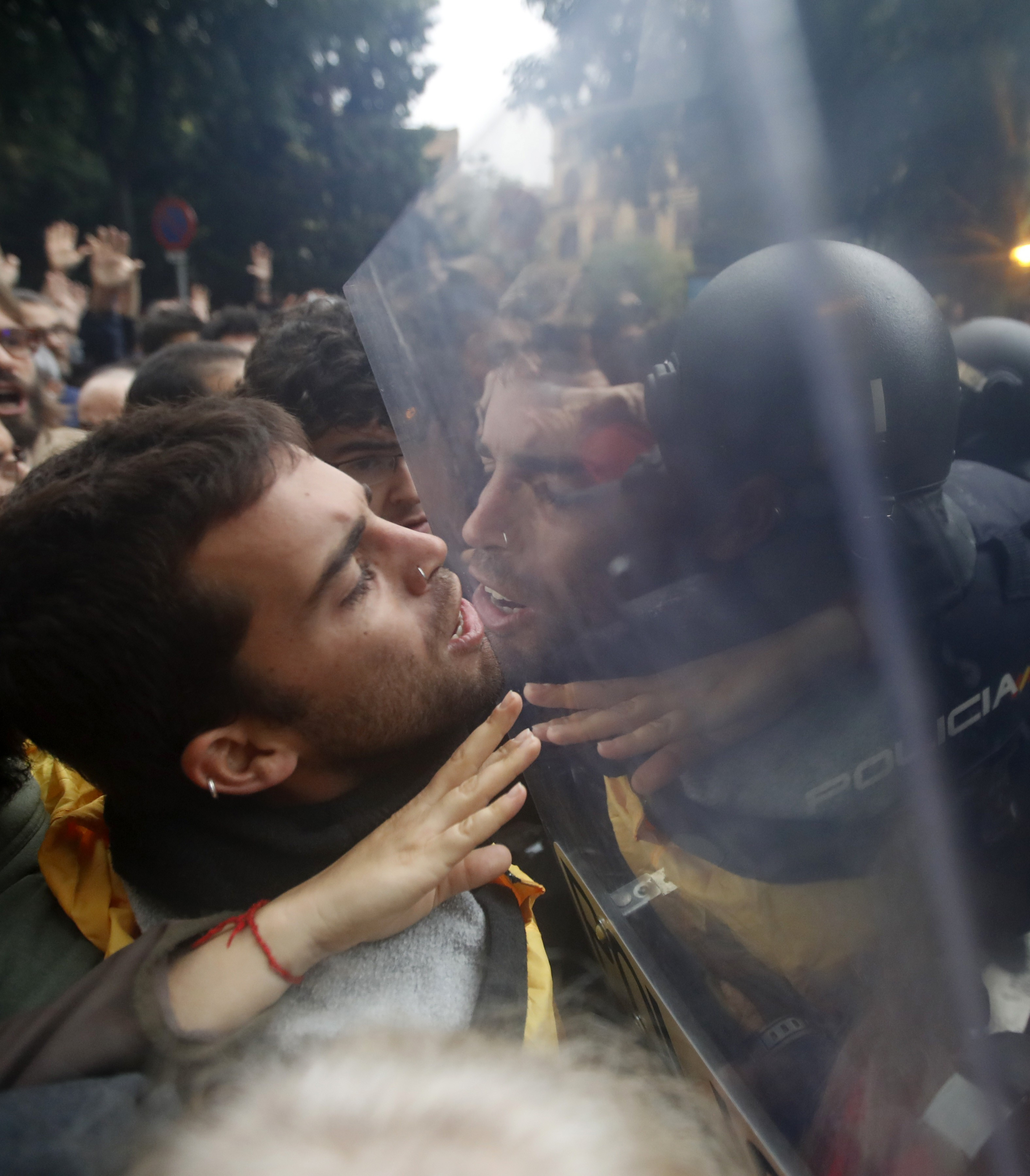 VIDEO | Referendumul pentru independența Cataloniei s-a încheiat.Bilanț: peste 840 de răniți