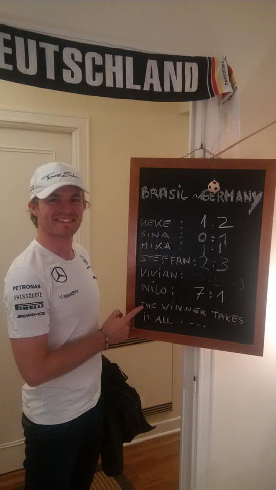 FIFA îl obligă pe Nico Rosberg să îşi schimbe casca