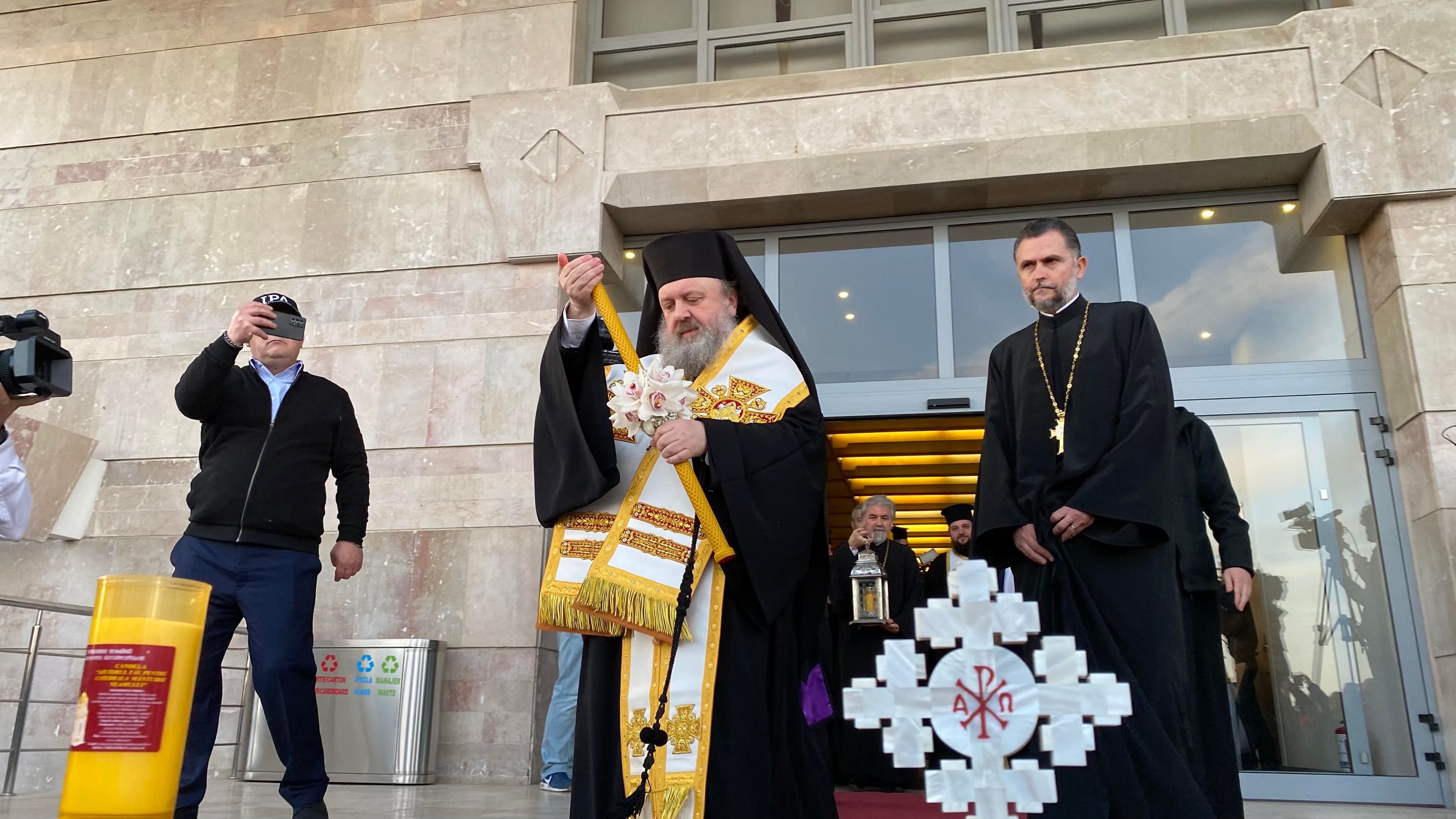 Hristos a înviat! Imagini de la liturghia de Înviere de la Patriarhia Română, oficiată de Preafericitul Daniel