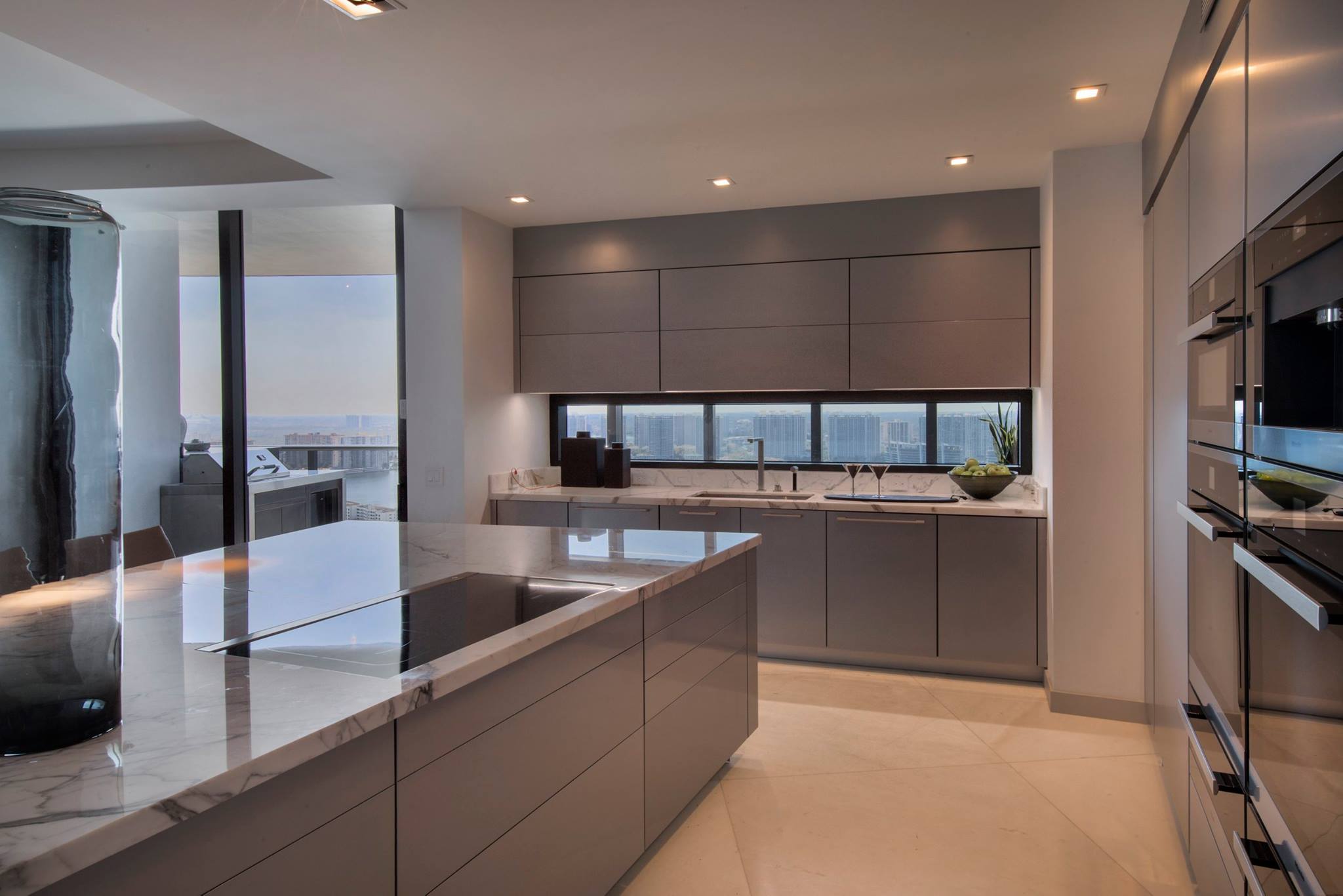 Cum arată apartamentul de 8,7 milioane de euro în care va sta Leo Messi la Miami. Are inclusiv un lift auto care-l lasă la ușă