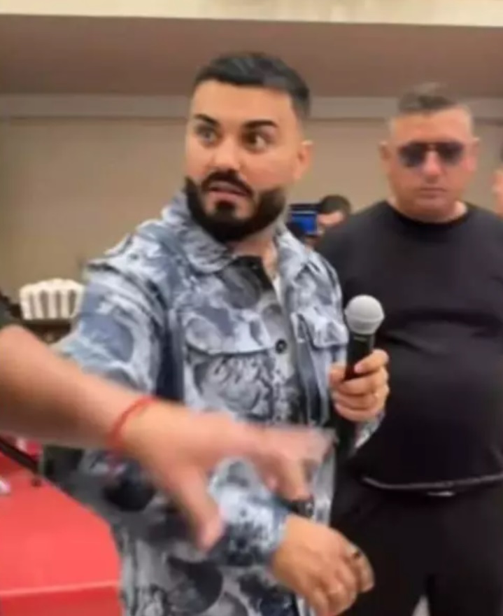 Momentul când Jador a fost îmbrâncit de un agent de pază la un concert din Paris. Explicația manelistului după incident: „Voiam să fac un moment”