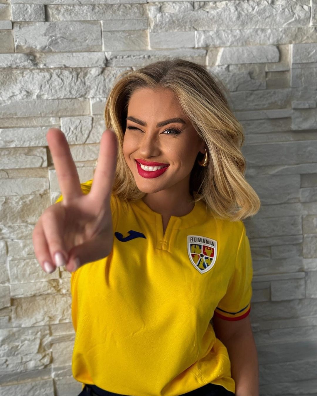Cine e Irina Baianț, soprana care interpretează imnul „Deșteaptă-te, române!” la meciul România - Kosovo