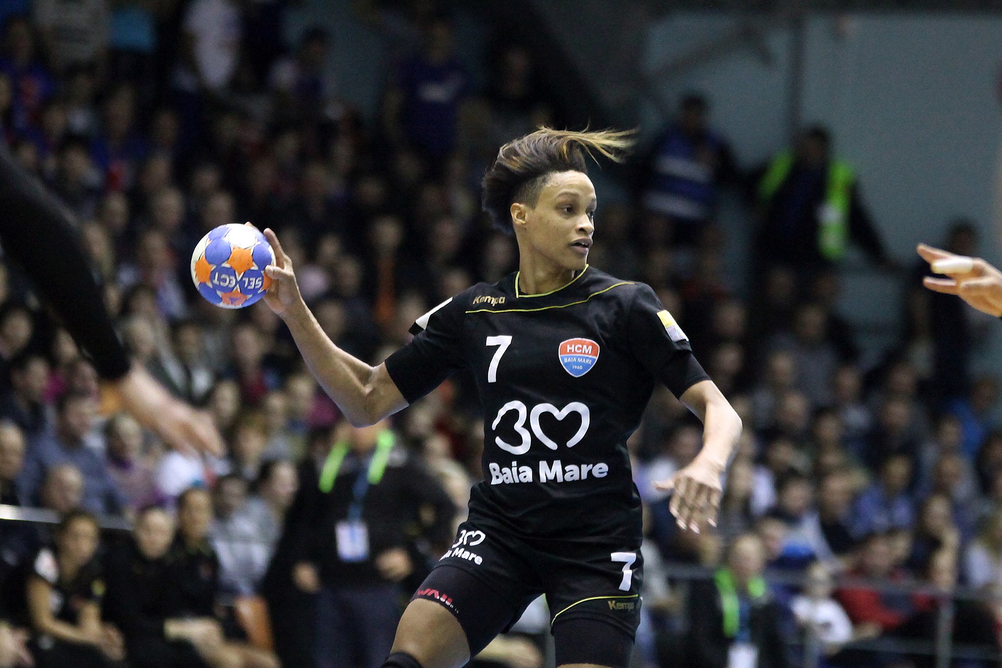 Scandal uriaș la meciul de handbal la Zalău - HCM Baia Mare: ^“Să înjuri ca în codru şi să fii rasist, asta înseamnă sa fii suporter al echipei din Zalău!”