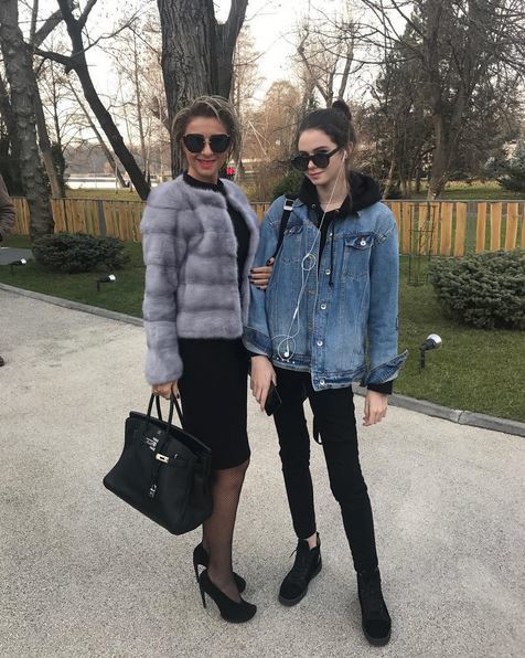 Cu ce se ocupă Rebecca Dumitrescu în America. Fata cea mare a Anamariei Prodan a renunțat la modelling: „Am făcut pentru mama”