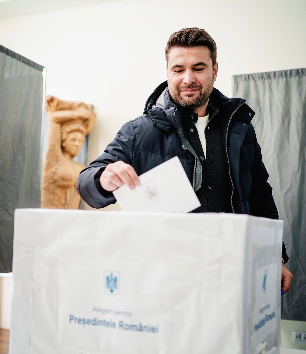 Vedetele votează la primul tur al alegerilor prezidențiale din 2024. Mesajul Andreei Esca: „Nu mor caii când vor câinii!”