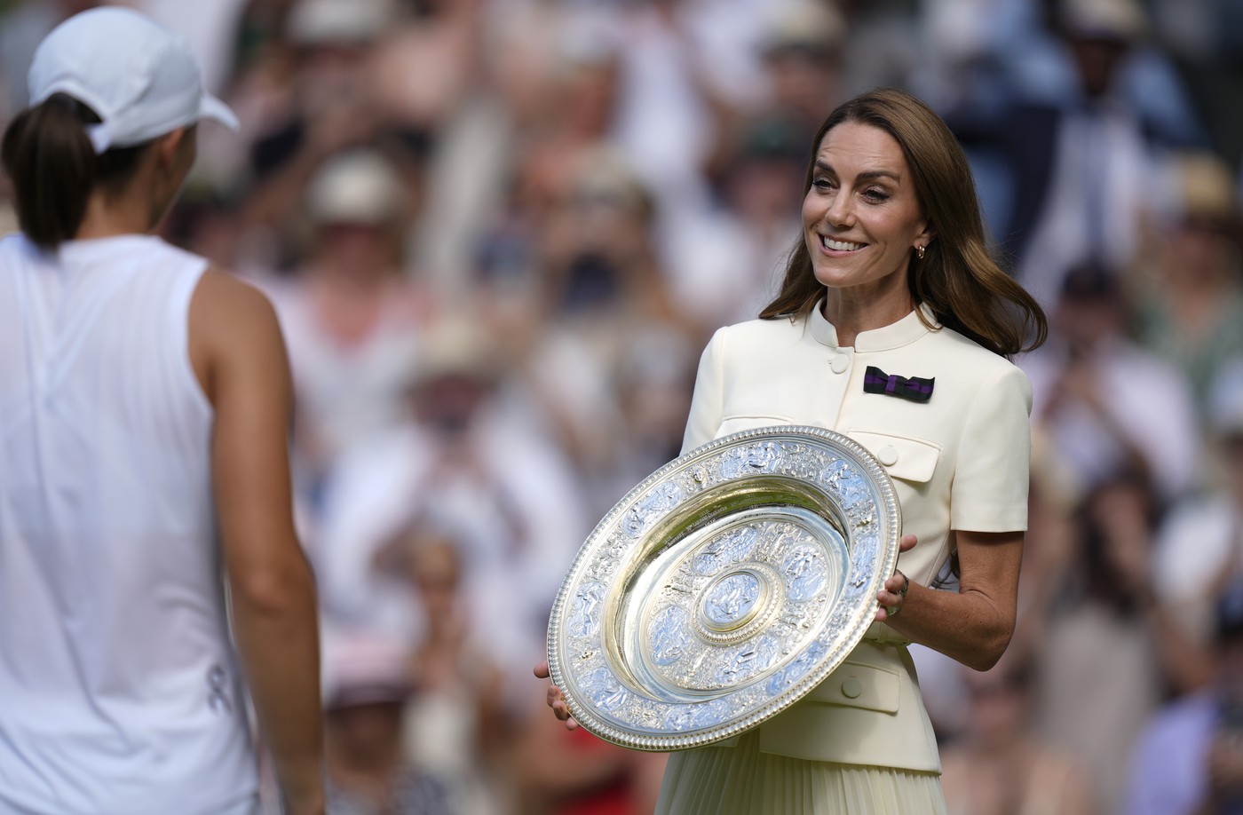 Kate Middleton a consolat-o pe americanca Amanda Anisimova după ce a fost învinsă cu 6-0, 6-0. Swiatek este prima poloneză care a câștigat Wimbledon