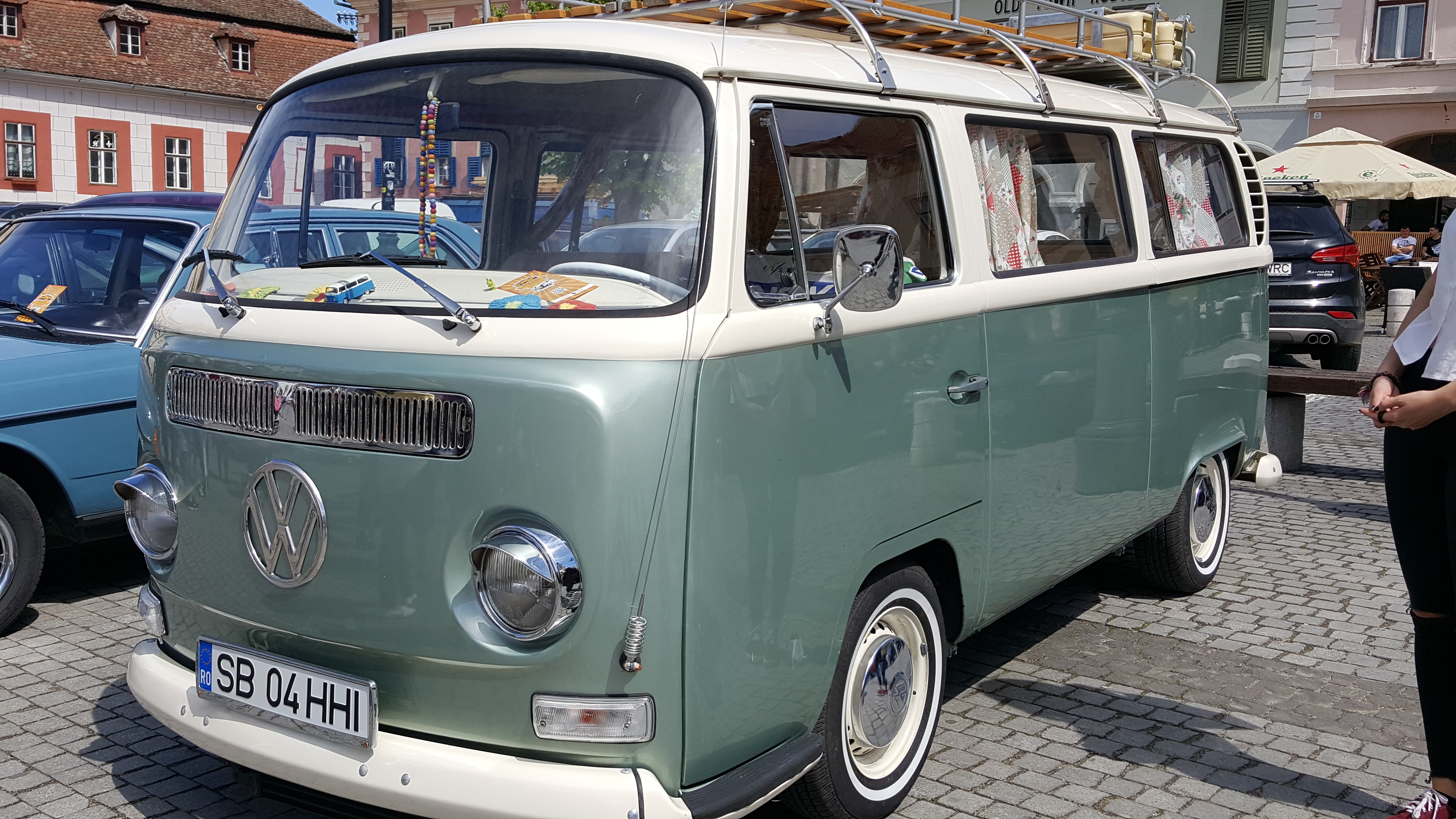 "Retro Parada Primăverii" organizată în zeci de oraşe din ţară! GALERIE FOTO