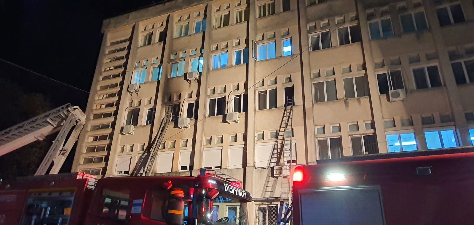 Imagini cu impact emoțional. Cum arată salonul ATI de la Spitalul din Piatra Neamț, în urma incendiului devastator