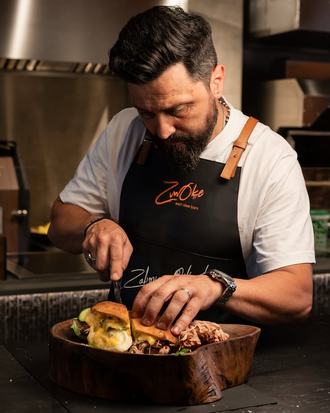 Orlando Zaharia, bucătarul președintelui Traian Băsescu și jurat la „Chef la cuțite”: „Românii știu ce înseamnă fine dining, dar gusturile sunt în schimbare”