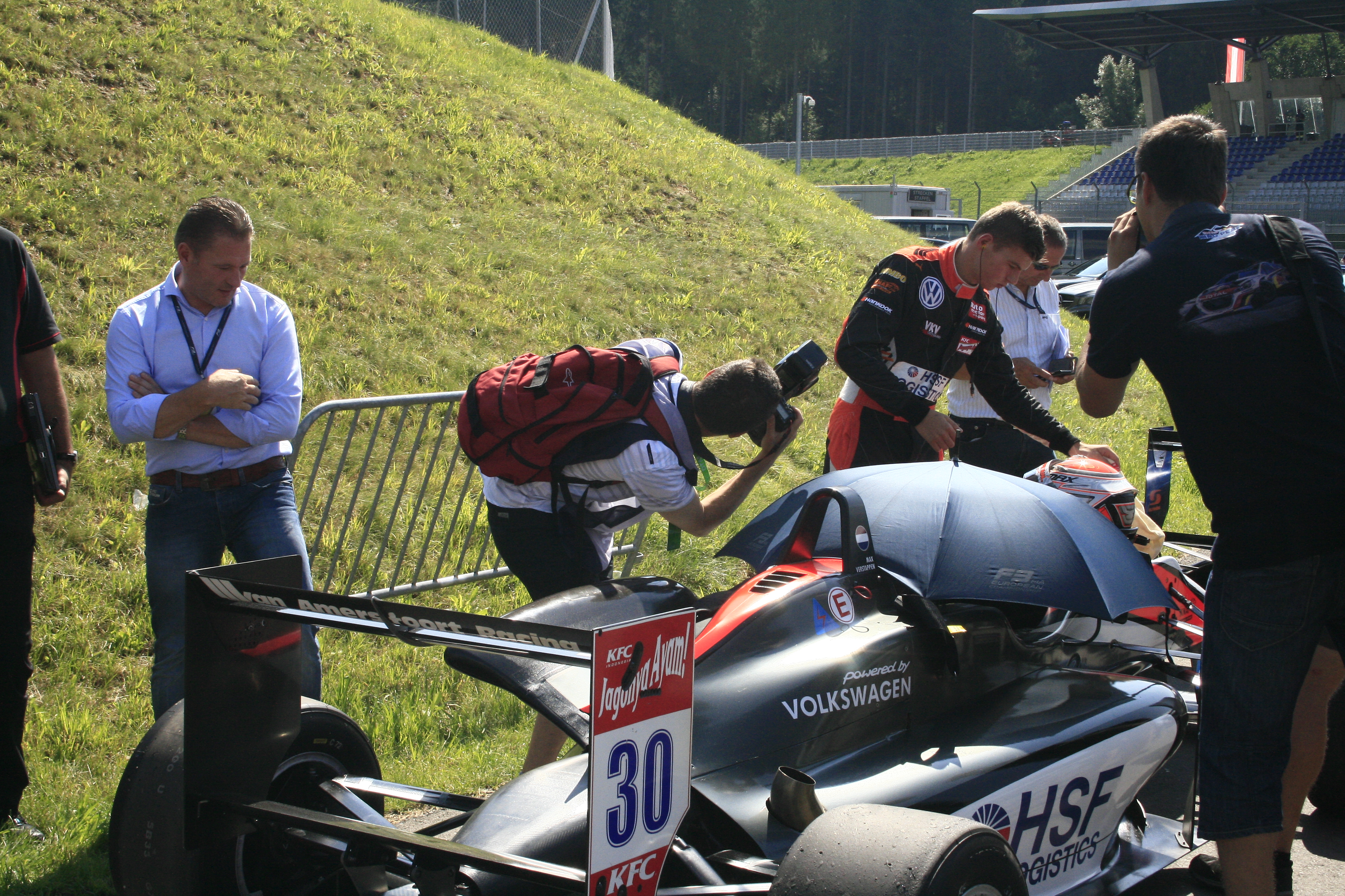 FOTO & VIDEO / Interviu cu Max Verstappen (F3)