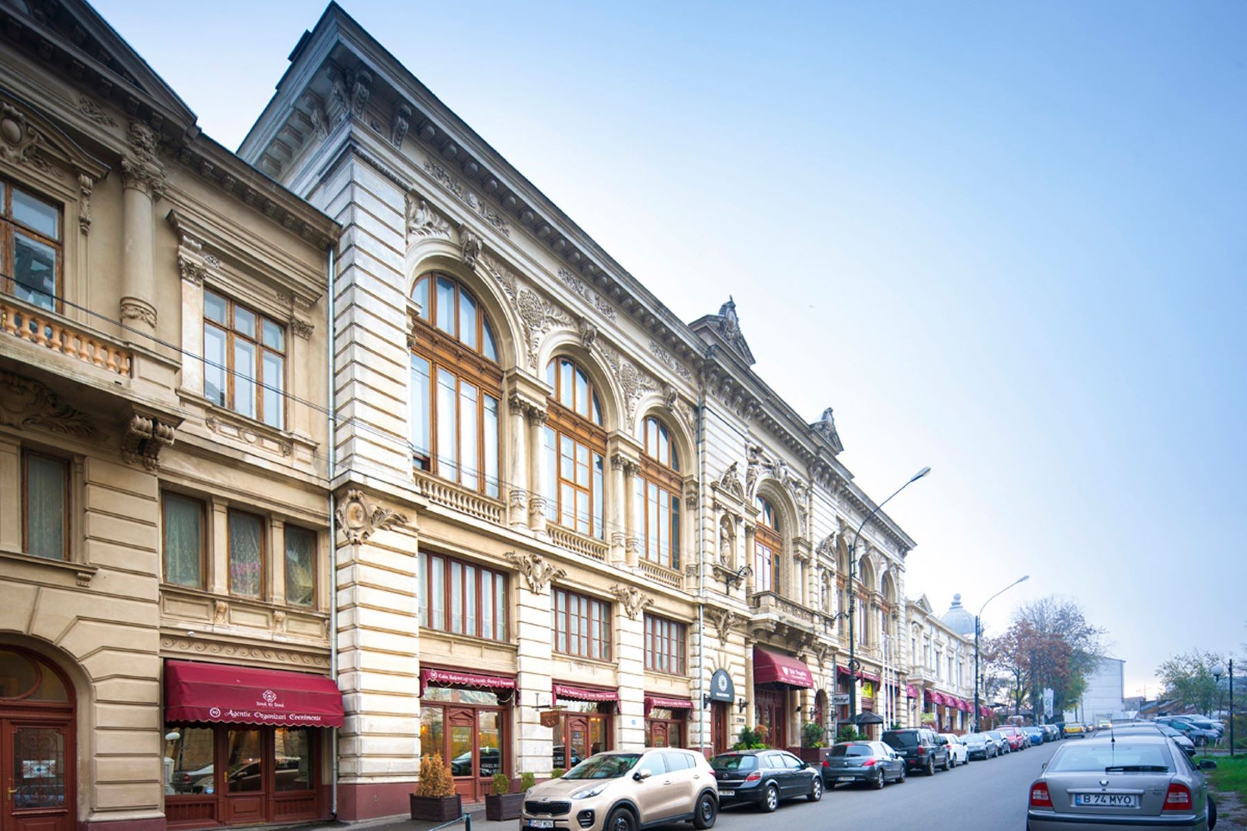 Palatul Bragadiru și grădinile au fost scoase la vânzare pentru 25 de milioane de euro. Povestea bijuteriei imobiliare din București