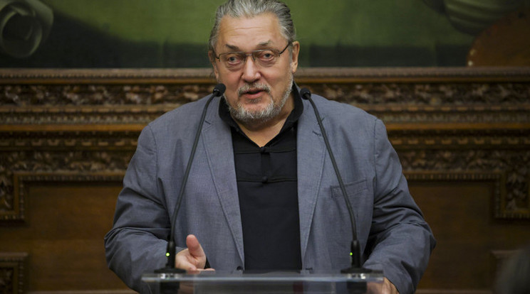 Kamerák előtt borult ki Vidnyánszky Attila, amikor arról kérdezték, miért nem akarta felhívni Kulka Jánost a Nemzet Színésze kitüntetés miatt - videó