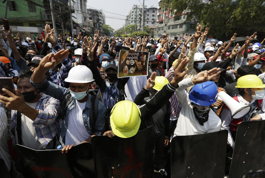 Cel puțin patru morți în timpul protestelor din Myanmar, după ce poliția militară a deschis focul asupra manifestanților pro-democrație