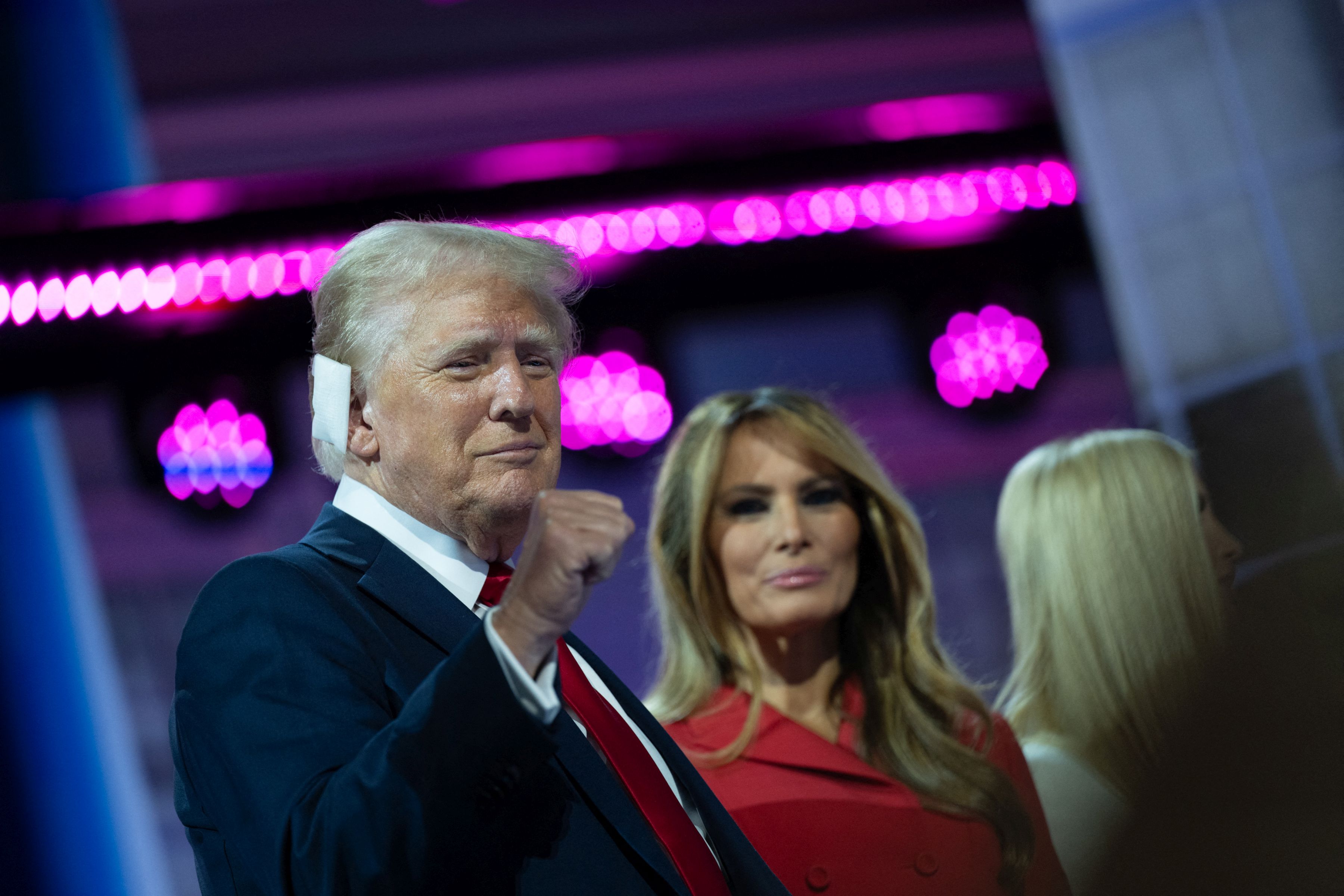Melania, apariție strălucitoare la discursul lui Trump: „Arăta mai degrabă ca și cum ar defila pe un podium. Face doar ce vrea ea”