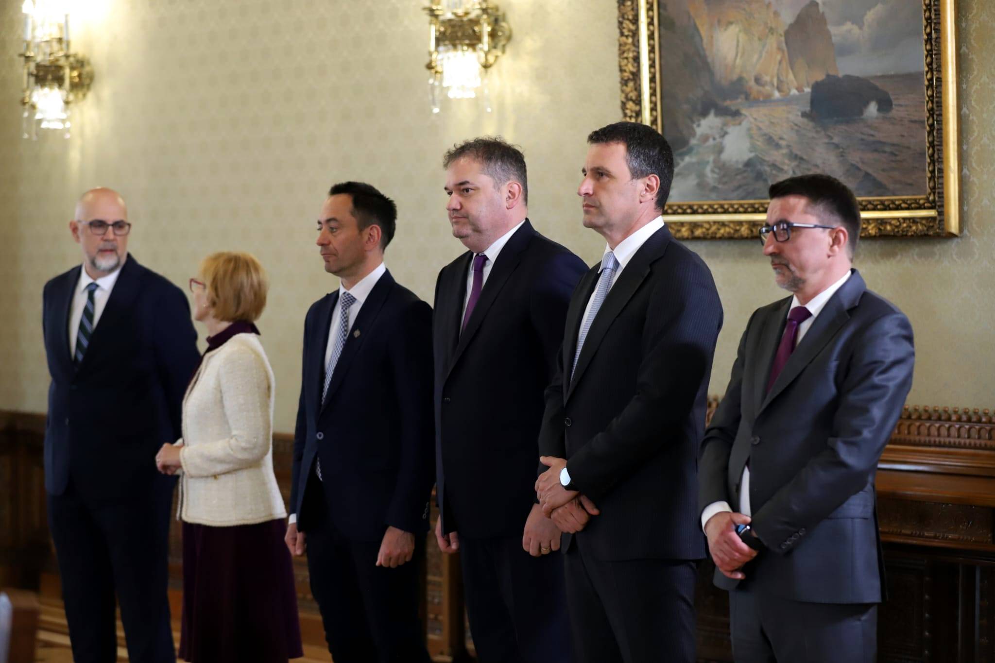 LIVE TEXT | Nicușor Dan a terminat consultările cu partidele din coaliție. PSD a decis retragerea miniștrilor înaintea finalului consultărilor. Nicușor Dan va face o declarație de presă