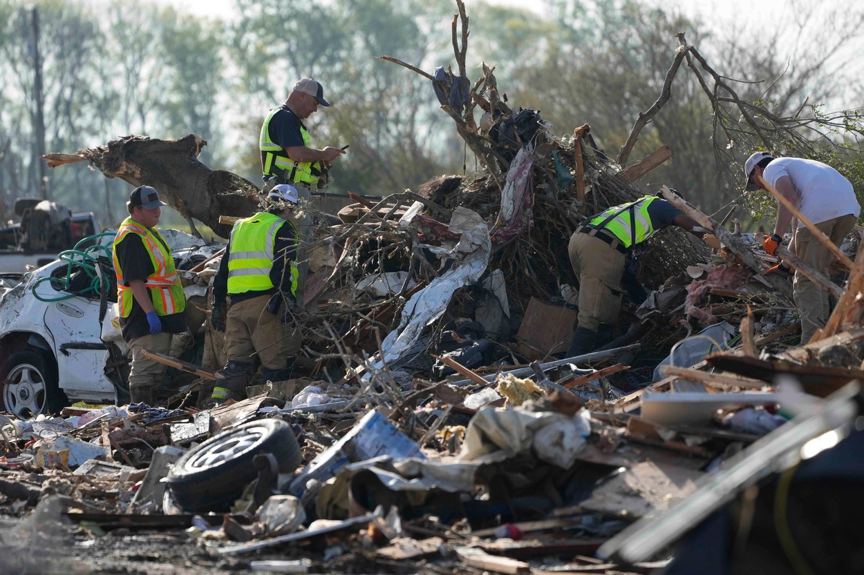 O tornadă a măturat statul american Mississippi, lăsând în urmă zeci de morți și de răniți