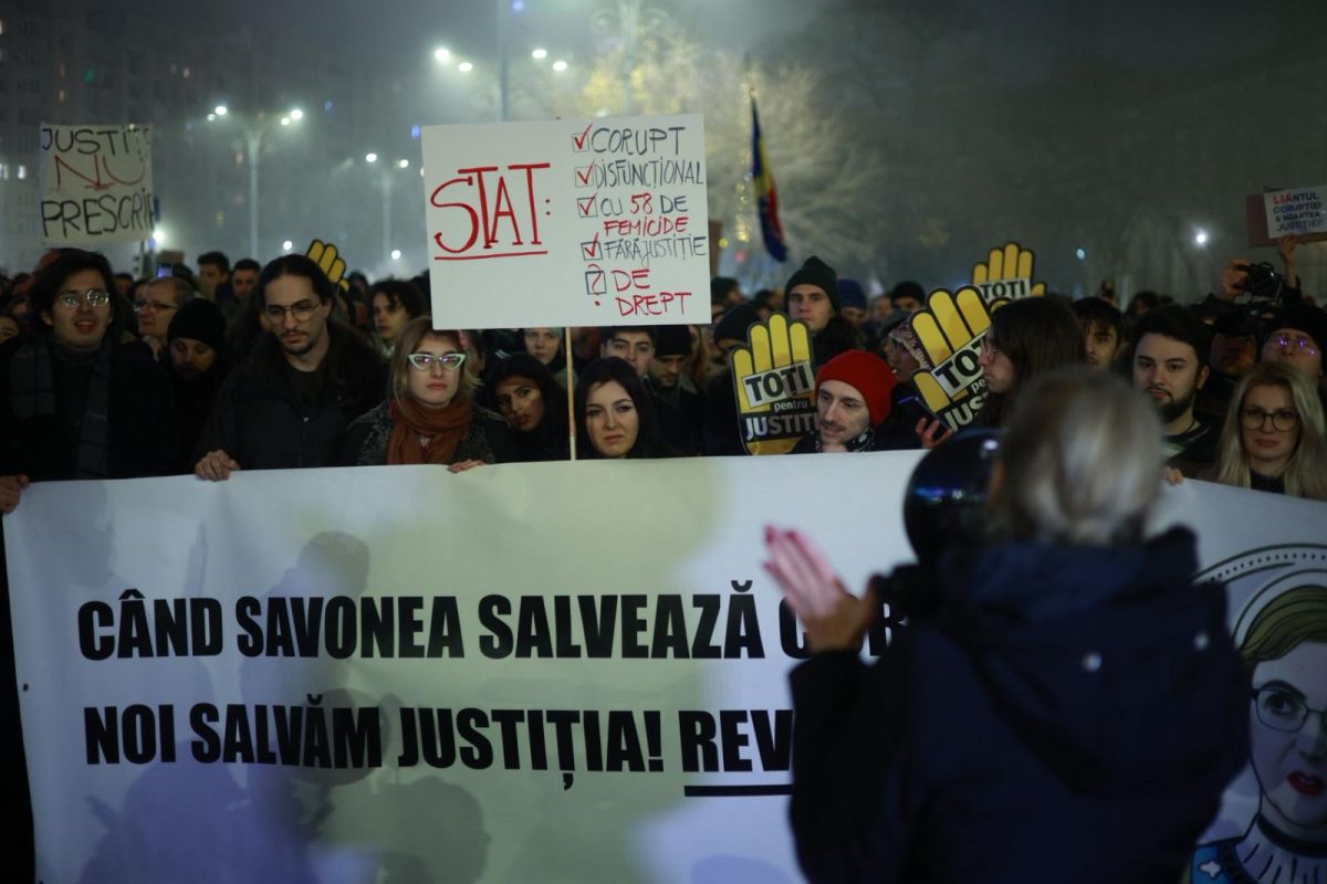 Generația Z, printre cei 4.000 de oameni prezenți în București la protestul pentru reformă în Justiție
