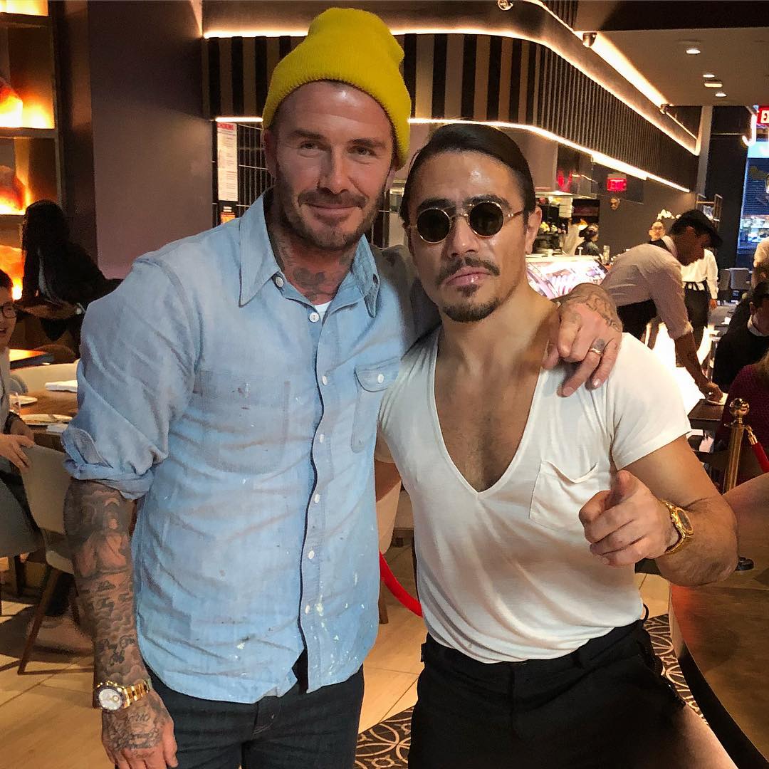 Virusul "Salt Bae"! Bucătarul turc Nusret Gokce a înnebunit planeta: starurile din fotbal, showbizz și greii din politică fac coadă să mănânce din mâna lui