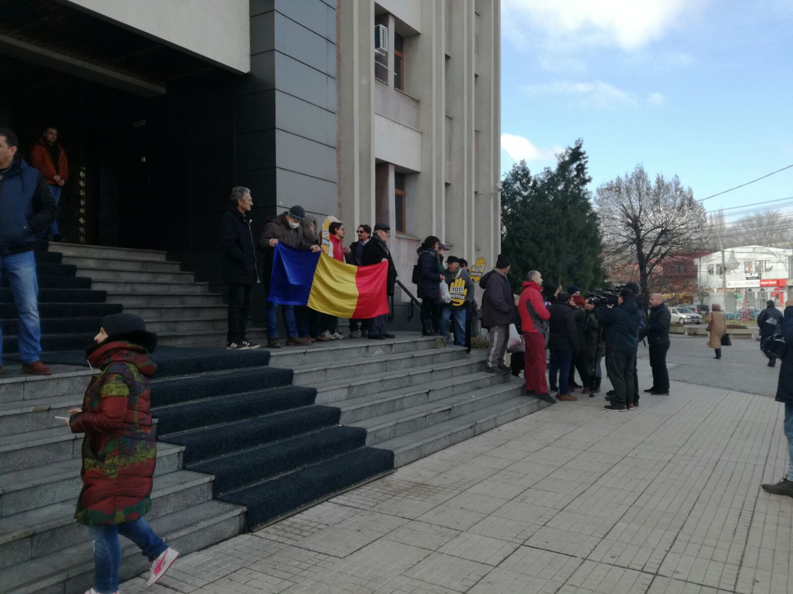 FOTO/VIDEO| Sute de magistrați au protestat în orașe din țară, nemulțumiți de modificările la legile justiției
