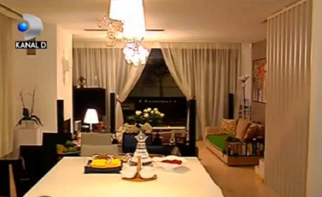 Imagini din casa în care locuiește Andreea Raicu. Vila vedetei este o adevărată comoară