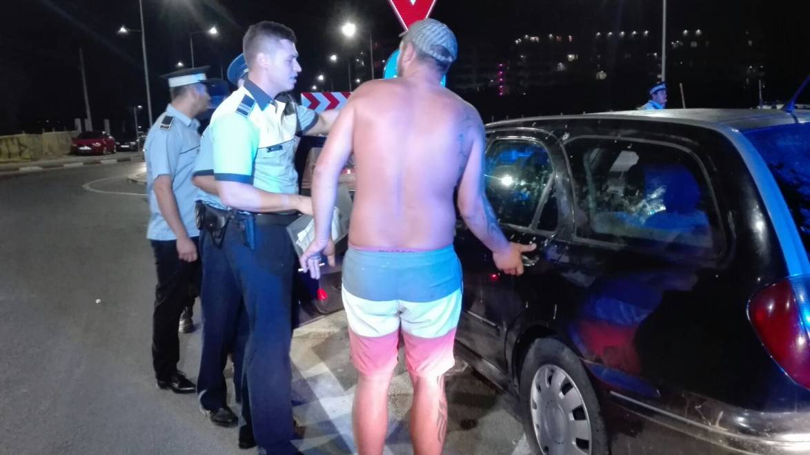 Doi muzicanți, loviți pe trecerea de pietoni în Mamaia. Șoferul era băut și a fugit de la fața locului