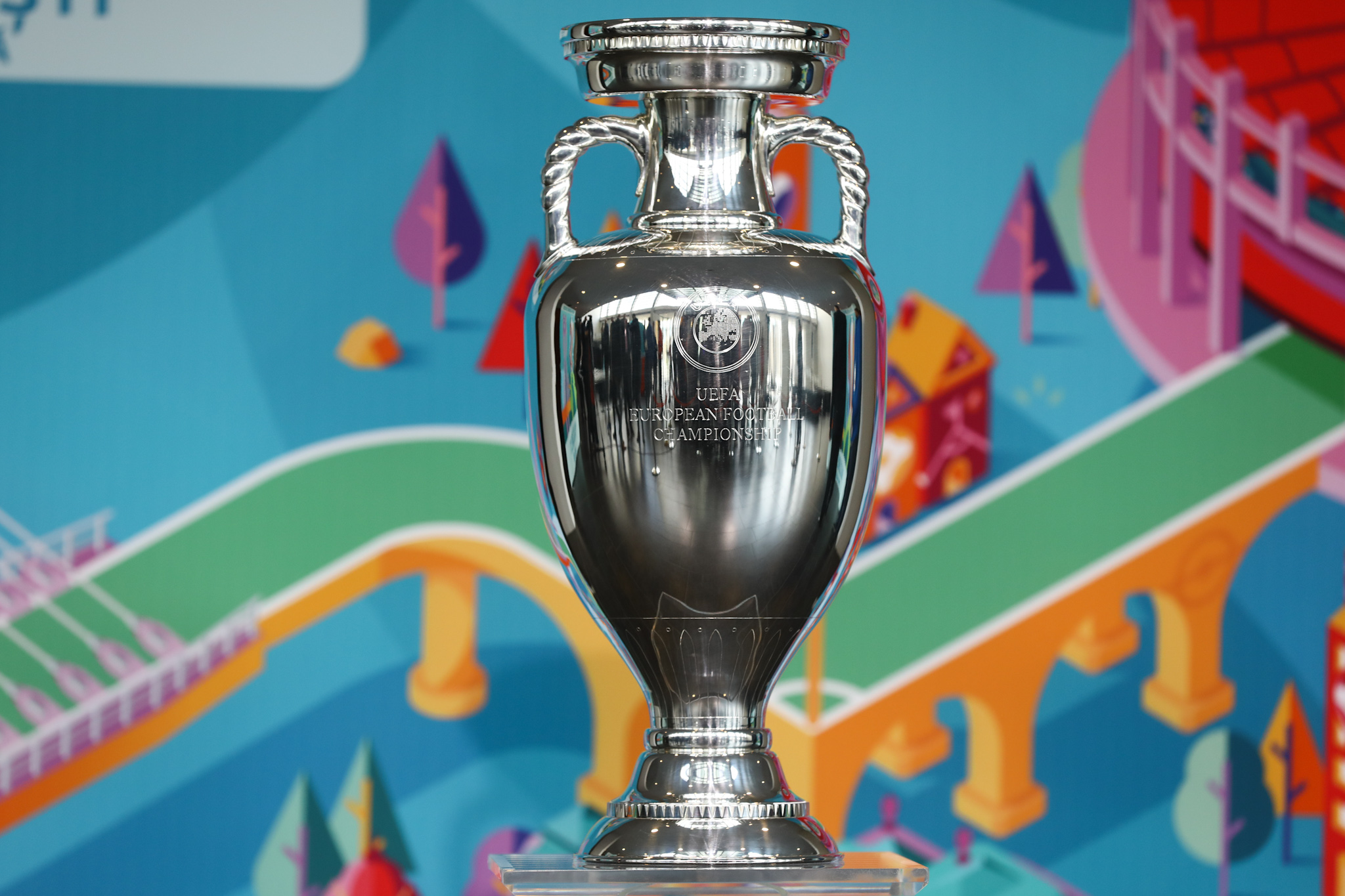 Trofeul CE 2020, la București. Cupa ”Henri Delaunay” a fost la Arena Națională. Sâmbătă, la Mega Mall | GALERIE FOTO&VIDEO