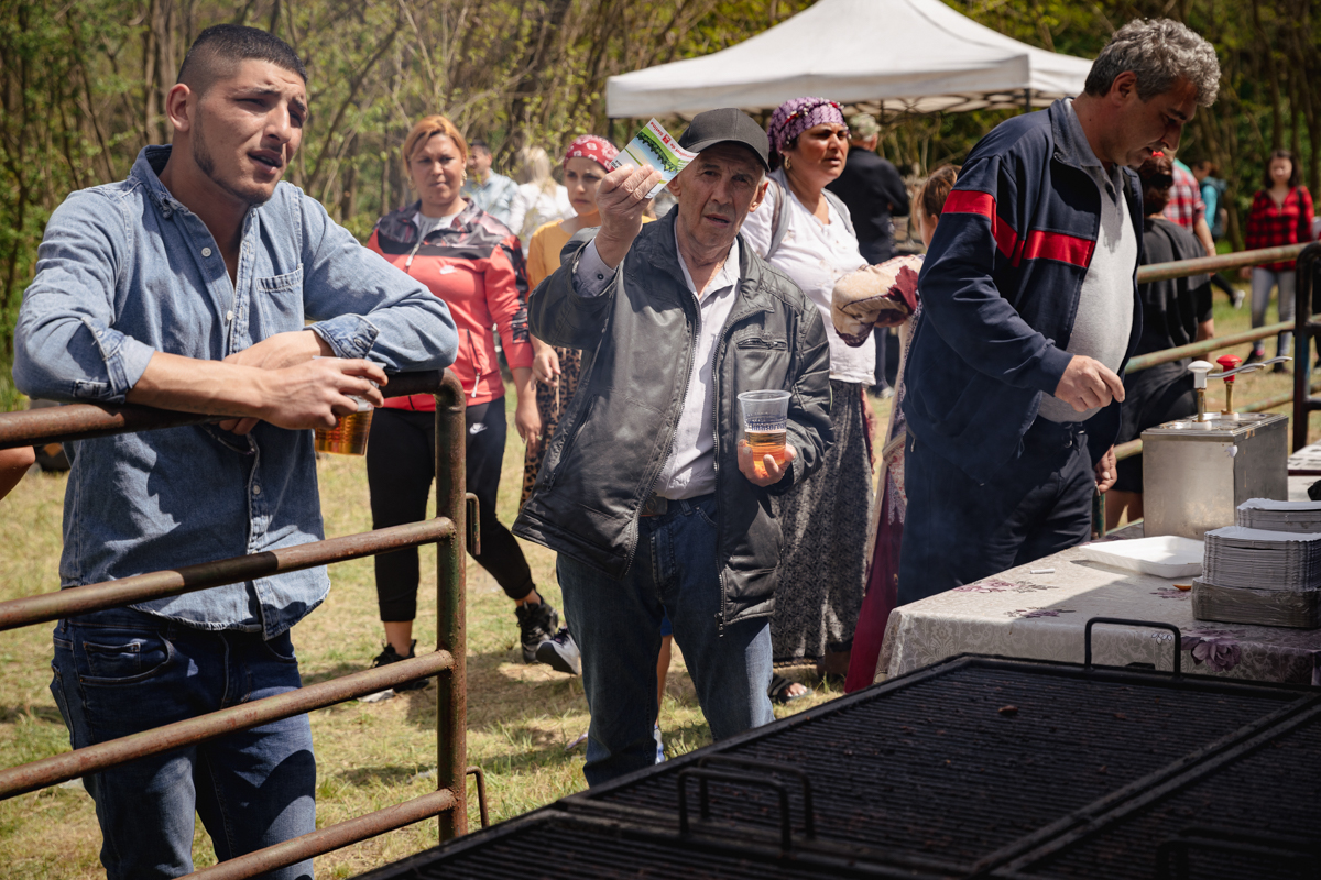 VIDEO. „Fericire pe pământ”. Cum s-au distrat pesediștii lui Paul Stănescu la petrecerea tradițională de 1 Mai din Pădurea Căcâna