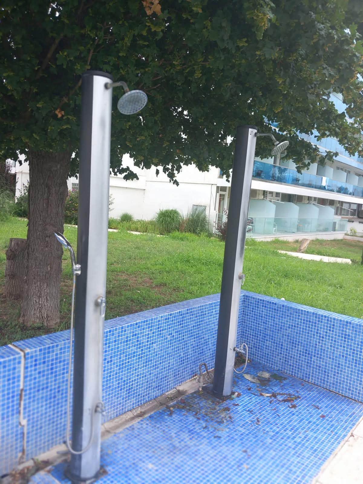 Camere cu mucegai, piscine periculoase și mâncare expirată. Comisarii ANPC au dat amenzi uriașe pe litoral în plin sezon estival