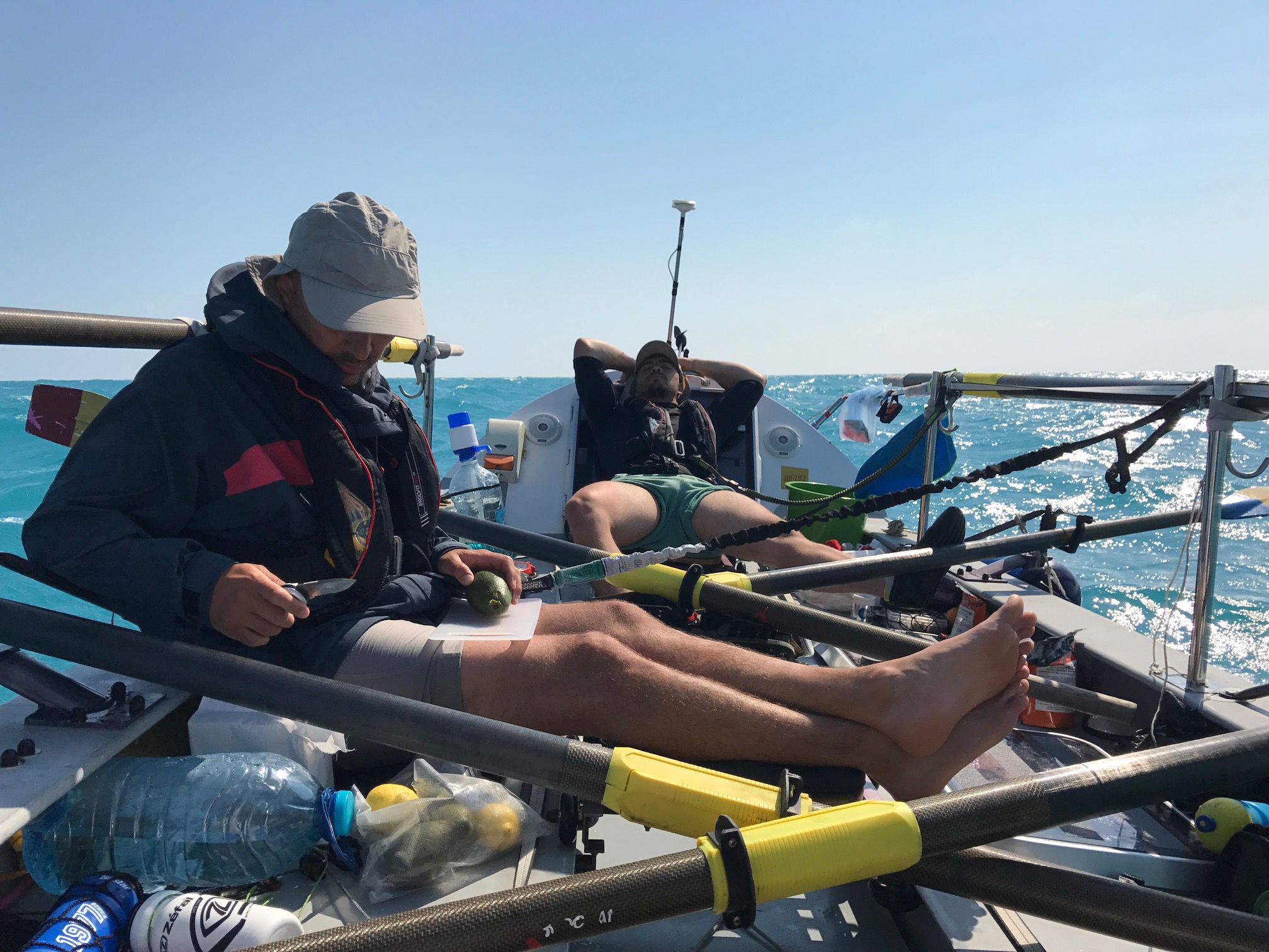Românii care au stabilit recordul de traversare a Mării Negre țintesc acum traversarea Oceanului Atlantic cu o ambarcațiune cu vâsle. Eroii s-au întors acasă | FOTO