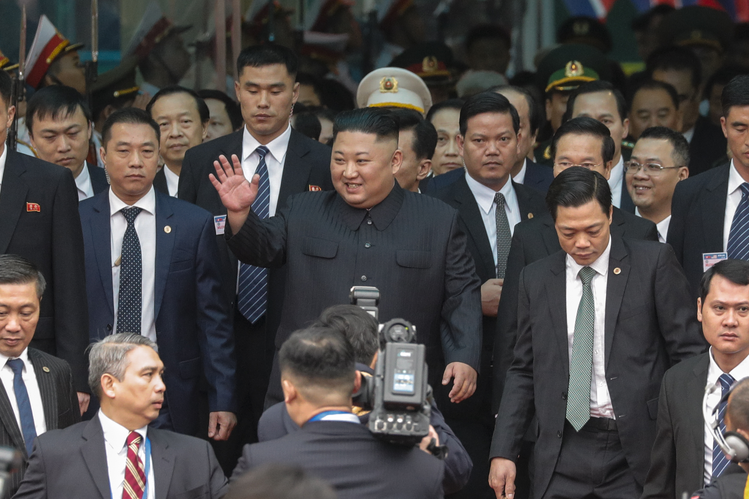 FOTO | Kim Jong-Un a ajuns în Vietnam, pentru summitul dintre Statele Unite şi Coreea de Nord. Liderul nord-coreean, întâmpinat cu covor roșu