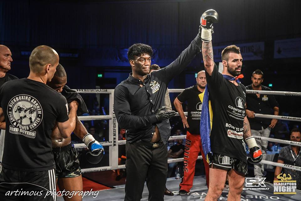 în Elveția, Bogdan Stoica l-a învins pe Horace "Boy Boy" Martin și a devenit challenger la titlul mondial. Victorie în runda a doua, prin TKO / GALERIE FOTO