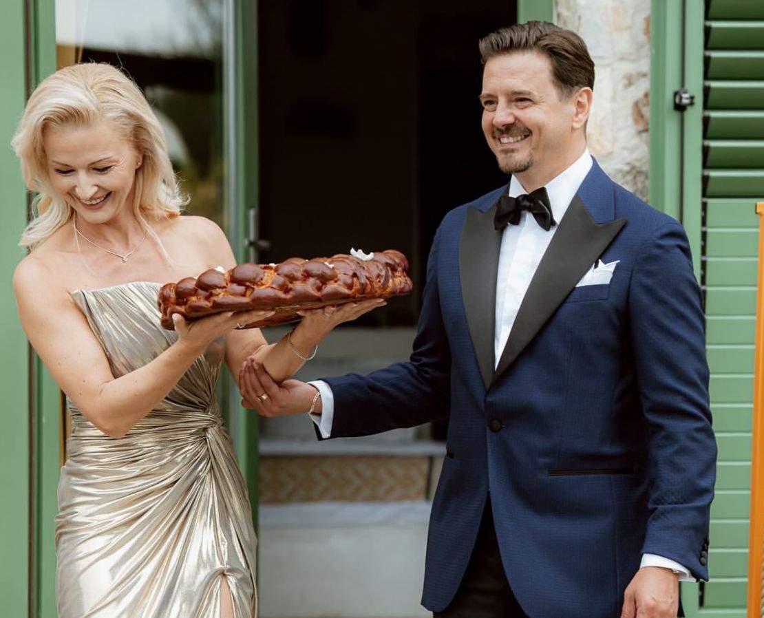 Tarta cu prune, desertul cu care Elwira Petre și-a cucerit familia. Rețeta pas cu pas