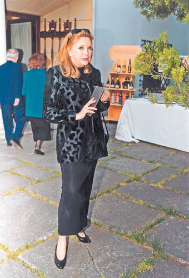 Zina Dumitrescu, datorii de 17.000 de euro la azil