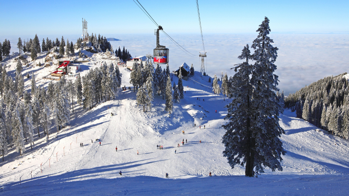 Pârtiile de schi din Poiana Brașov au fost deschise. Recomandările salvamontiștilor