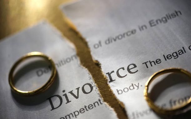 Husband's ₦2k monthly offer for kids' food prompts wife to seek divorce