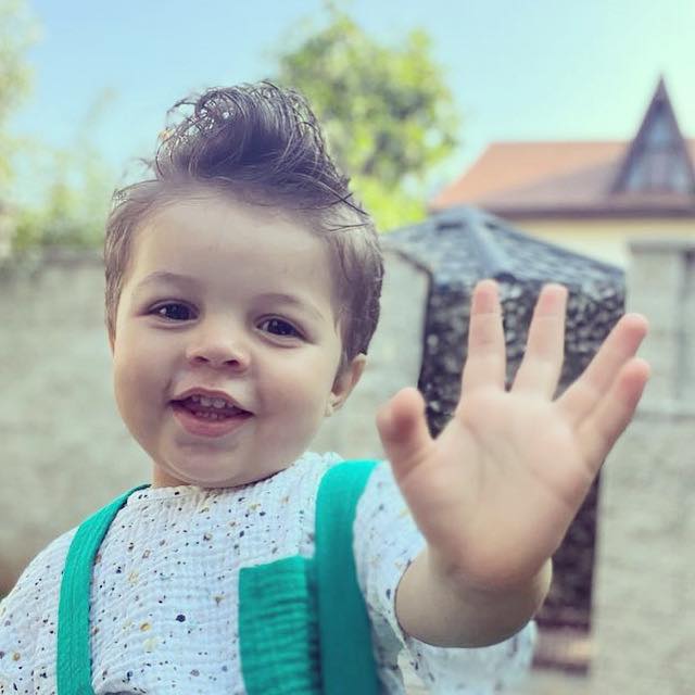 Andreea Ibacka, situație amuzantă când a mers să îl ia de la grădiniță pe fiul Tiago: „Cum intru pe poartă îmi fuge în întâmpinare tare preocupat”