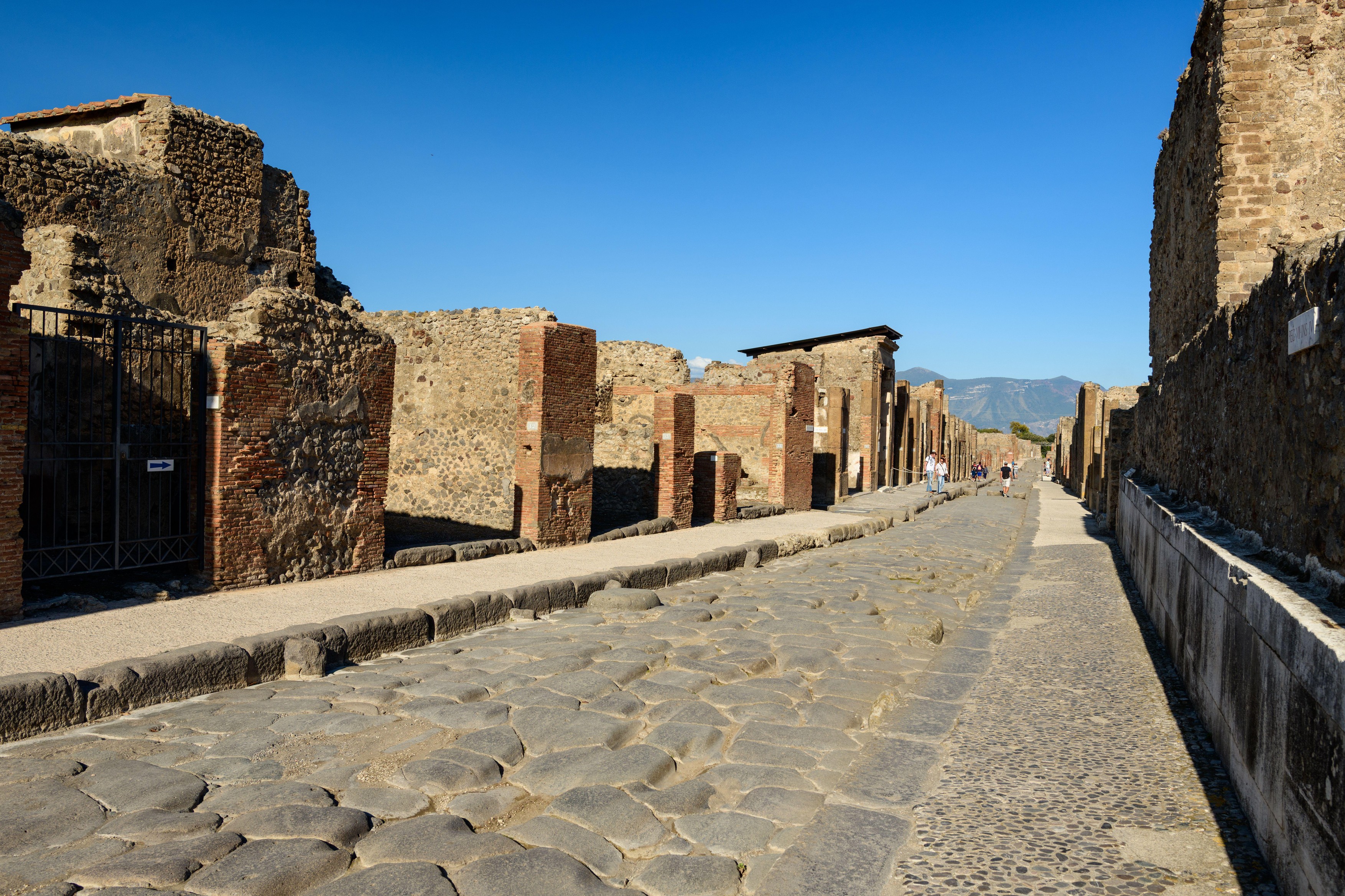Pompei, misterul care dăinuie de aproape 2.000 de ani: orașul nu a fost uitat după erupția Vezuviului
