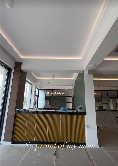 Imagini cu hotelul pe care l-a construit soția lui Adrian Minune. La parter va fi un restaurant cu specific mediteraneean