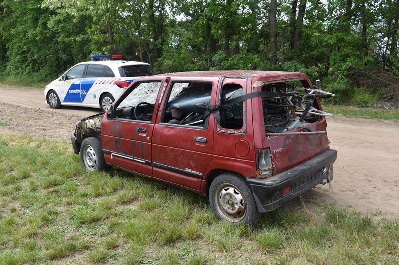 Ezzel a Daewoo-ronccsal menekült a rendőrök elől egy 15 éves fiú – fotók