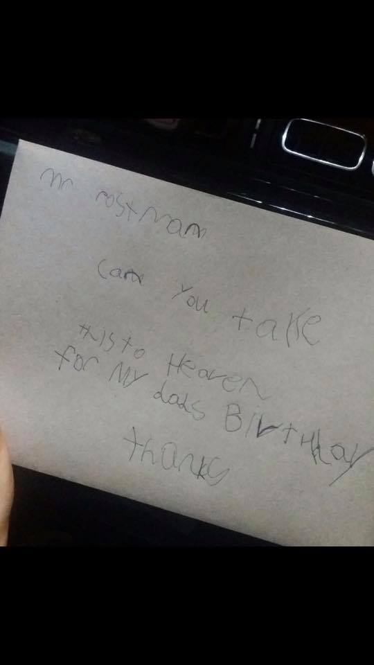 Un băiețel i-a trimis o scrisoare tatălui său, aflat în Rai. Mesajul emoționant pe care l-a primit de la Poștă