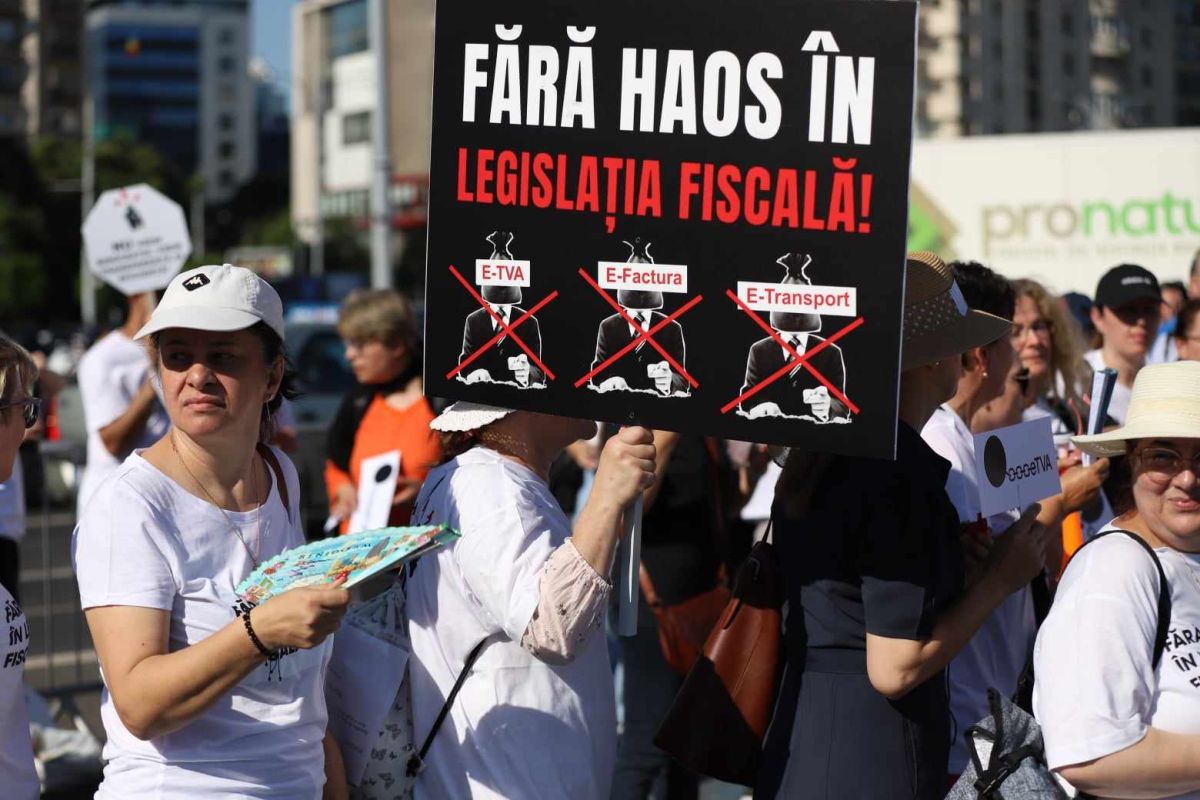 Protest al contabililor și economiștilor în București. Ministrul Boloș, după discuții: „Cea mai importantă concluzie este că vom mai dialoga”