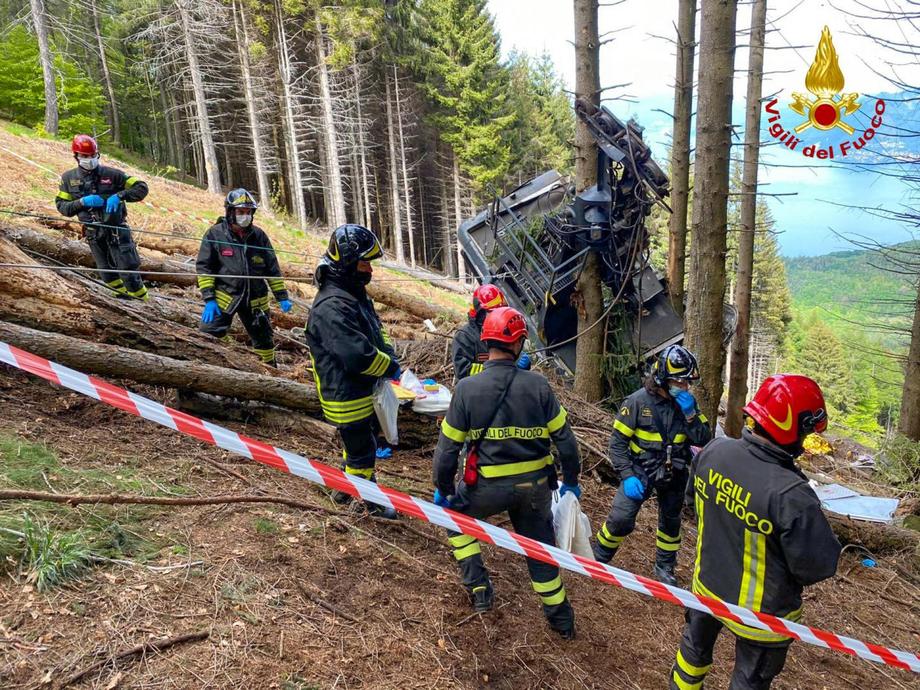 Cauza prăbușirii telecabinei din Italia, soldată cu 14 morți. Trei persoane au fost arestate
