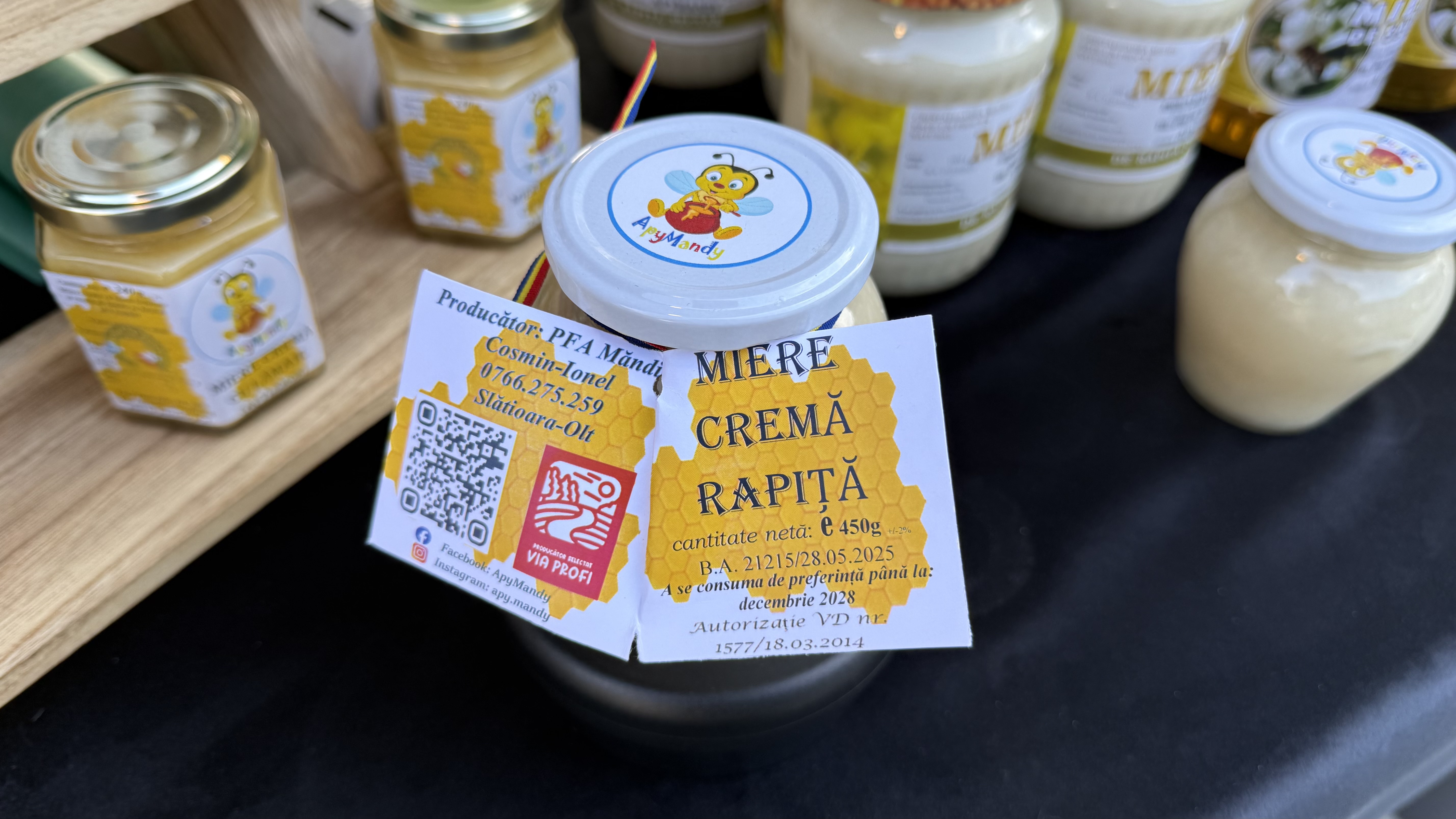 „Băutura dacilor de pe vremea lui Burebista” se vinde în București! Poveștile oamenilor din spatele mierii
