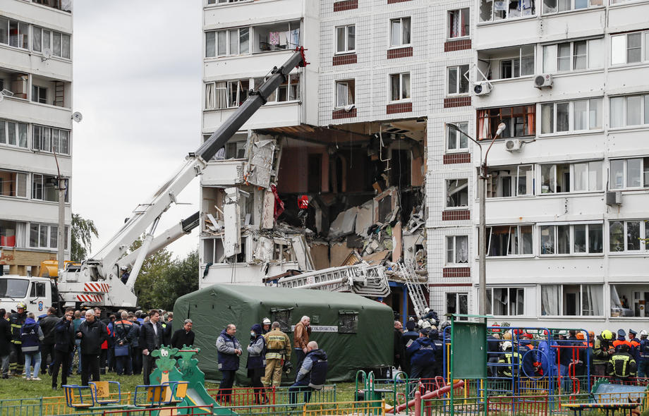 Doi morți și mai mulți răniți după o explozie la un bloc de locuințe din Rusia