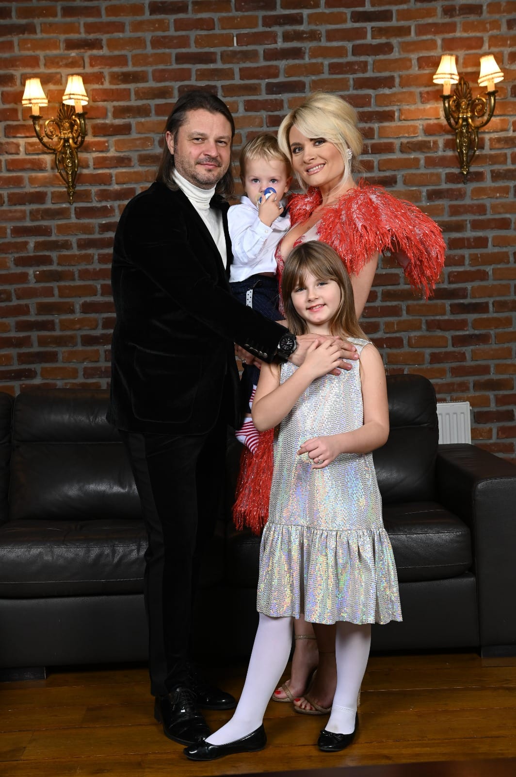Iana Novac și Octavian Dobrotă au aniversat 20 de ani de căsnicie. Ce spune artista despre al treilea copil. „Părinții mei ne ajută”