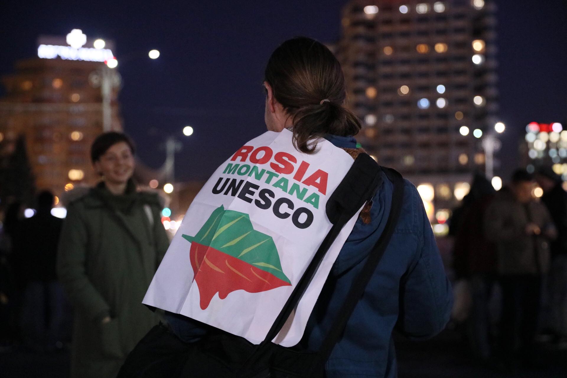 Protest în fața Guvernului: ”Uniți salvăm Roșia Montană!”. Ce le-a spus Ludovic Orban