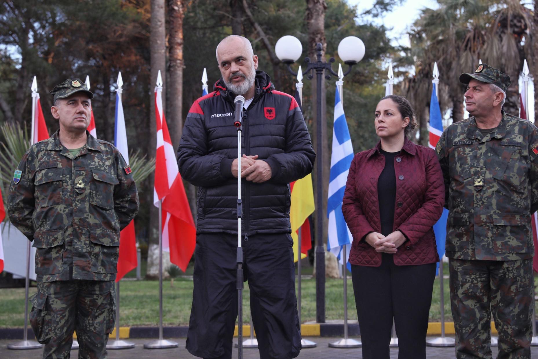 Libertatea e alături de pompierii români care-și riscă viața de Ziua Națională. Edi Rama, prim-ministrul Albaniei: ”Românii au fost îngeri păzitori!”